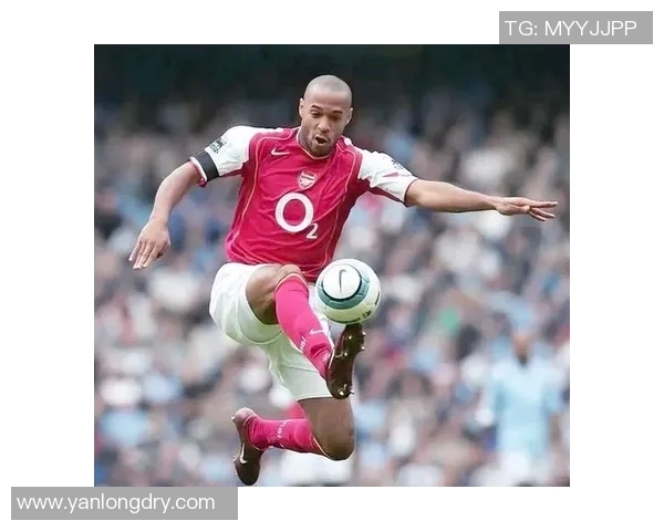 荷兰足球明星光头女的传奇故事与她在绿茵场上的辉煌成就