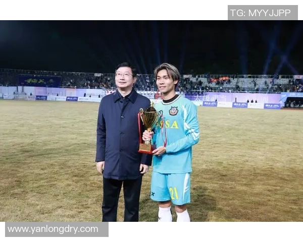 足球明星加盟俱乐部如何提升收入与商业价值的深度分析 足球明星加盟俱乐部如何提升收入与商业价值的深度分析